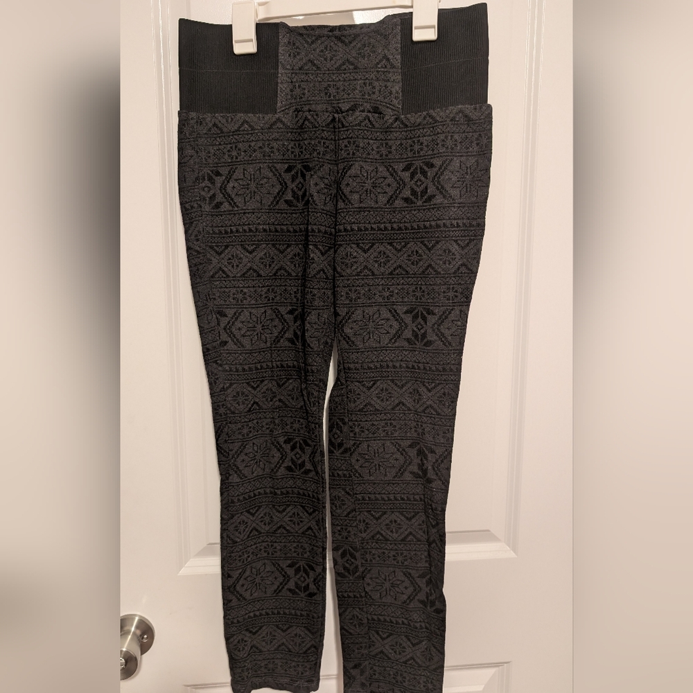 Black and Gray Patterned Leggings